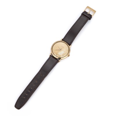 Lot 412 - A GENTS 9CT GOLD OMEGA STRAP WATCH