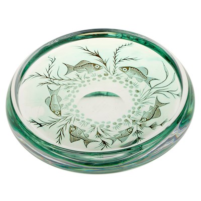 Lot 13 - EDWARD HALD FOR ORREFORS, A GLASS 'FISH' BOWL