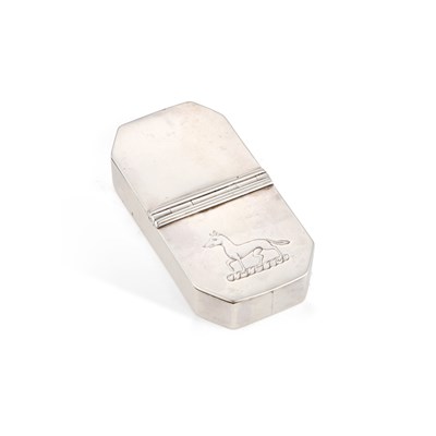 Lot 382 - AN UNMARKED SILVER SNUFF BOX