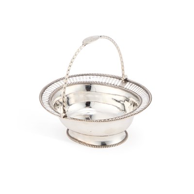 Lot 376 - A GEORGE III SILVER SWING-HANDLE SWEETMEATS BASKET