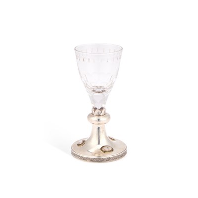 Lot 375 - AN INTERESTING GEORGE III SILVER-MOUNTED MOURNING WINE GLASS