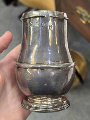 Lot 584 - A LARGE QUEEN ANNE BRITANNIA SILVER SUGAR CASTER