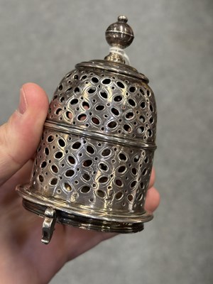 Lot 584 - A LARGE QUEEN ANNE BRITANNIA SILVER SUGAR CASTER