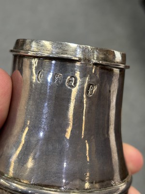 Lot 584 - A LARGE QUEEN ANNE BRITANNIA SILVER SUGAR CASTER