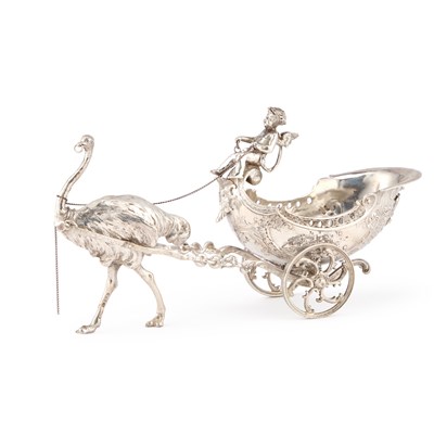 Lot 157 - A CONTINENTAL SILVER NOVELTY BONBON DISH