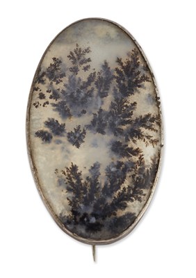 Lot 1781 - A MOSS AGATE BROOCH