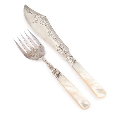 Lot 350 - A PAIR OF VICTORIAN SILVER AND MOTHER-OF-PEARL HANDLED FISH SERVERS