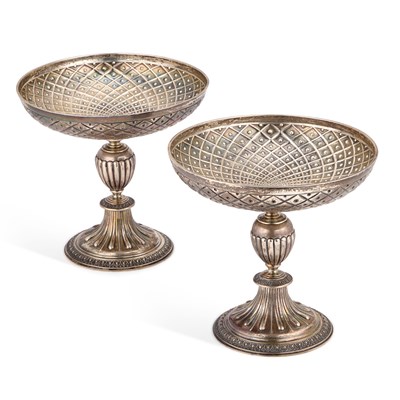 Lot 258 - A PAIR OF GEORGE V SILVER TAZZAS IN JAMES I STYLE
