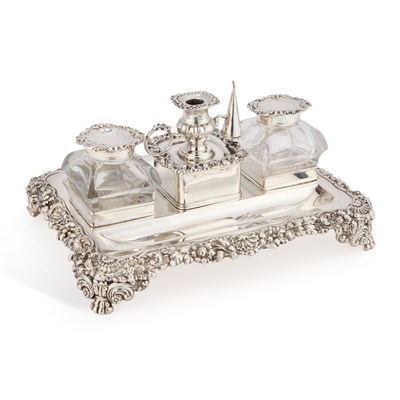 Lot 338 - A GEORGE IV SILVER INKSTAND