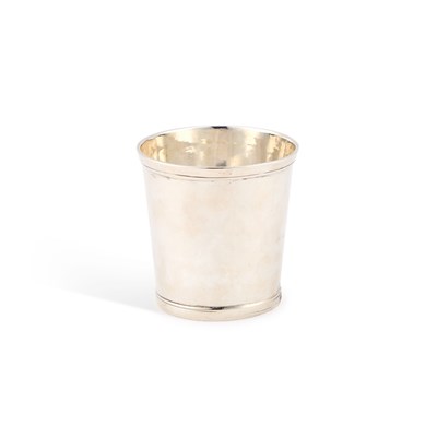 Lot 385 - A GEORGE III SILVER BEAKER