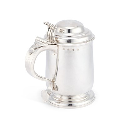 Lot 391 - A GEORGE I SILVER TANKARD