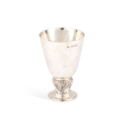 Lot 272 - OMAR RAMSDEN, AN ARTS AND CRAFTS SILVER CHALICE
