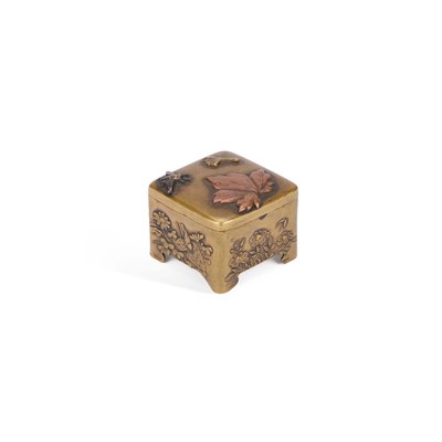 Lot A SMALL JAPANESE MIXED METALS BOX