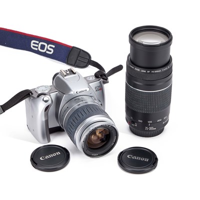 Lot 213 - A CANON EOS 300V 35MM FILM CAMERA