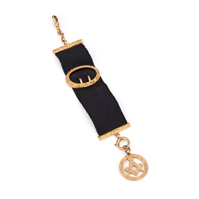 Lot 11 - A 9 CARAT GOLD MASONIC CHARM