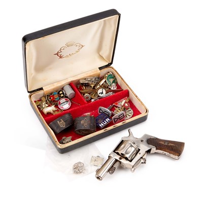 Lot 5 - A BLANK-FIRING STARTER PISTOL