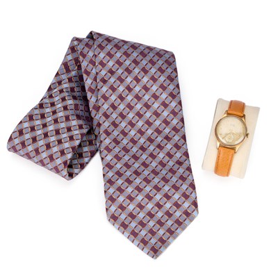 Lot 148 - A GOLD PLATED SMITHS STRAP WATCH AND A PATEK PHILIPPE TIE