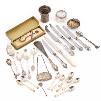 Lot 131 - A MIXED LOT OF SILVER