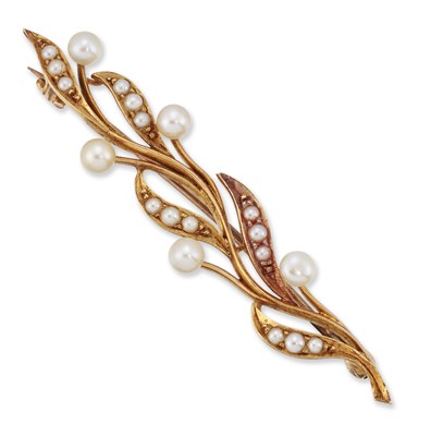 Lot 1547 - A LATE 19TH CENTURY SEED PEARL BAR BROOCH