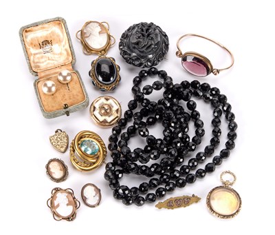 Lot 172 - A GROUP OF VICTORIAN AND LATER JEWELLERY