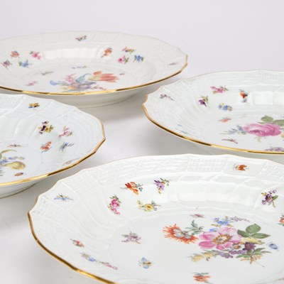 Lot A SET OF FOUR MEISSEN PLATES