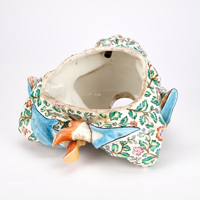 Lot 87 - A 19TH CENTURY CONTINENTAL PORCELAIN PAGODA FIGURE BASE