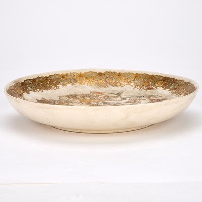 Lot 130 - A JAPANESE SATSUMA DISH