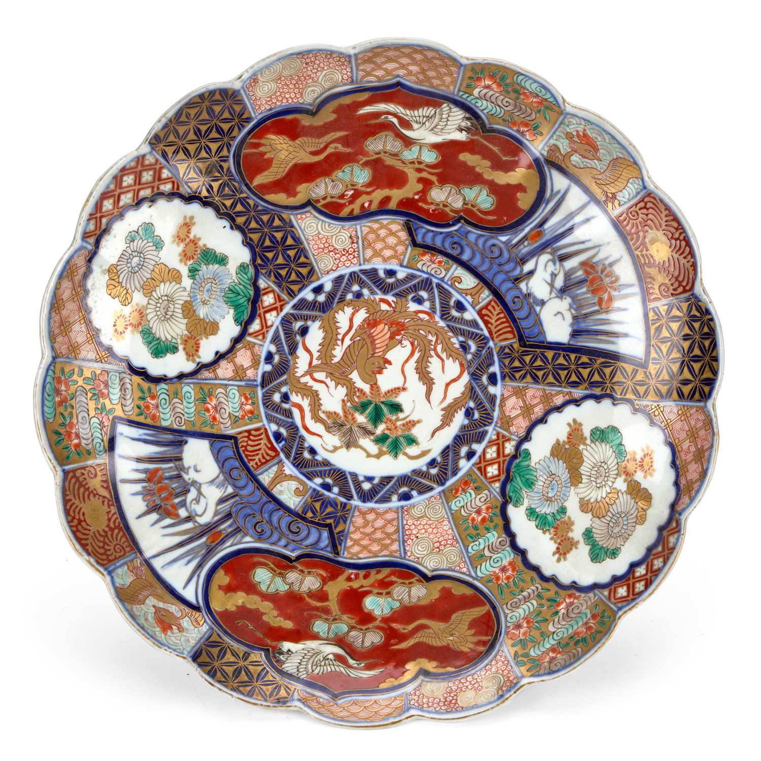 Lot 118 - A JAPANESE IMARI CHARGER