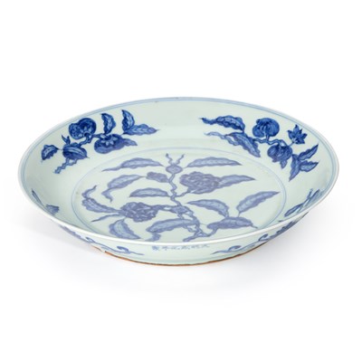 Lot 52 - A CHINESE BLUE AND WHITE PORCELAIN DISH