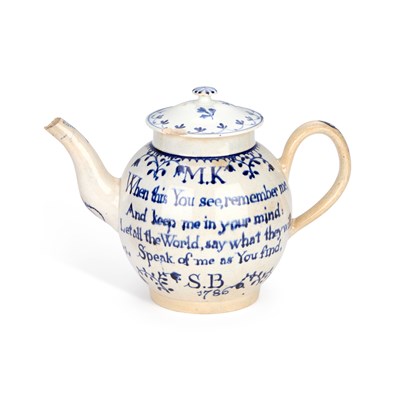 Lot 34 - A LEEDS BLUE AND WHITE PEARLWARE MARRIAGE TEAPOT