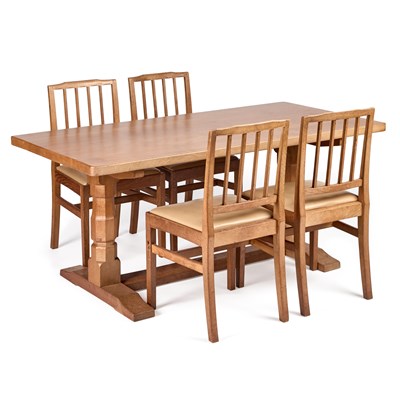Lot 740 - DEREK SLATER OF CRAYKE, A LIZARDMAN OAK DINING TABLE AND FOUR CHAIRS