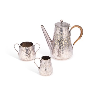 Lot 117 - AN EDWARDIAN SILVER-PLATED THREE-PIECE COFFEE SERVICE