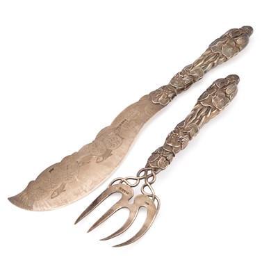 Lot 353 - A PAIR OF VICTORIAN SILVER FISH SERVERS