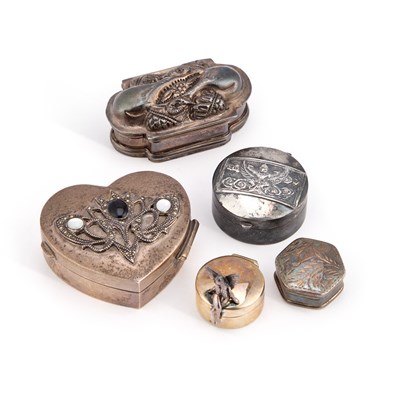 Lot 139 - A COLLECTION OF FIVE SILVER BOXES
