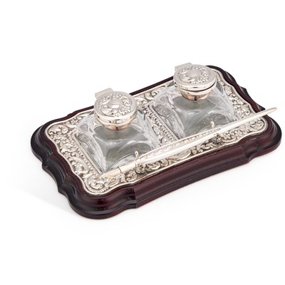 Lot 125 - AN ELIZABETH II SILVER-MOUNTED INKSTAND