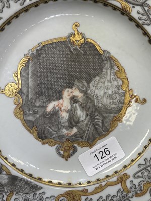 Lot 126 - A CHINESE GRISAILLE AND GILT-DECORATED PORCELAIN PLATE