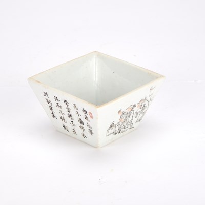 Lot A CHINESE PORCELAIN SQUARE CUP