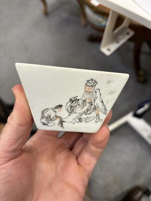 Lot A CHINESE PORCELAIN SQUARE CUP