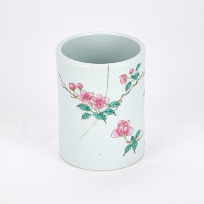 Lot A 19TH CENTURY CHINESE FAMILLE ROSE PORCELAIN BRUSH POT
