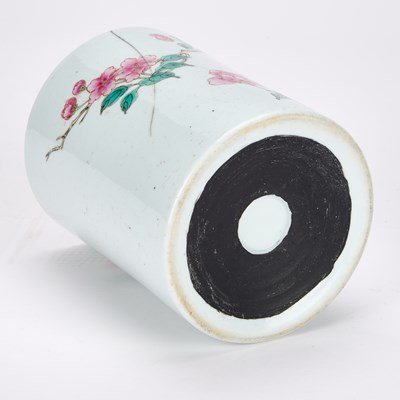 Lot A 19TH CENTURY CHINESE FAMILLE ROSE PORCELAIN BRUSH POT