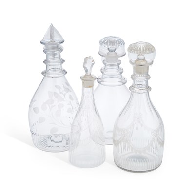 Lot 14 - AN IRISH ENGRAVED GLASS DECANTER