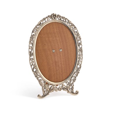Lot 279 - A 20TH CENTURY CONTINENTAL SILVER PICTURE FRAME