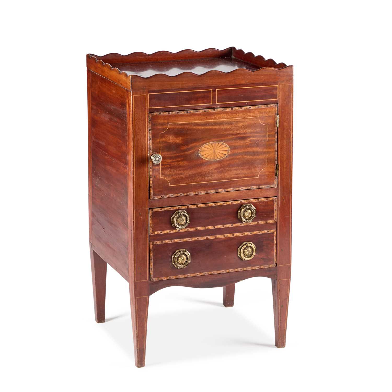 Lot 955 - A GEORGE III INLAID MAHOGANY TRAY-TOP COMMODE