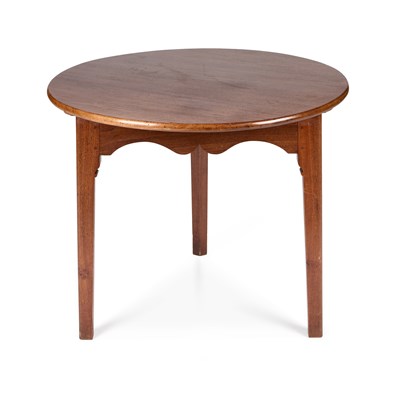 Lot 1013 - A MAHOGANY CRICKET TABLE