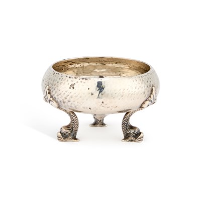 Lot 294 - AN ARTS AND CRAFTS SCOTTISH SILVER BOWL