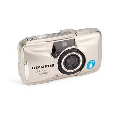 Lot 834 - AN OLYMPUS MJU-II ZOOM 80 ALL-WEATHER COMPACT CAMERA