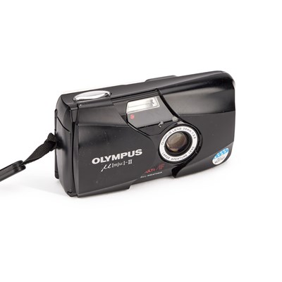 Lot 852 - AN OLYMPUS MJU-II ALL-WEATHER COMPACT CAMERA