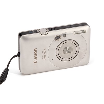 Lot 853 - A CANON IXUS 100 IS DIGITAL CAMERA