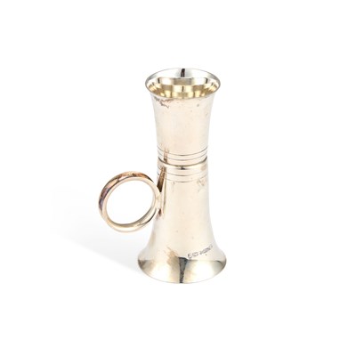 Lot 302 - AN ELIZABETH II SILVER DOUBLE DRINKS MEASURE