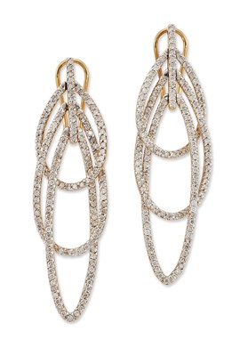 Lot 1787 - A PAIR OF DIAMOND PENDANT EARRINGS